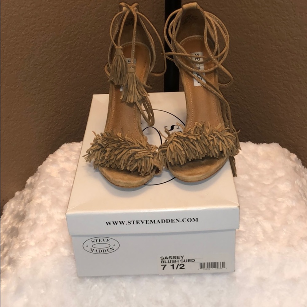 Sassey Blush Suede